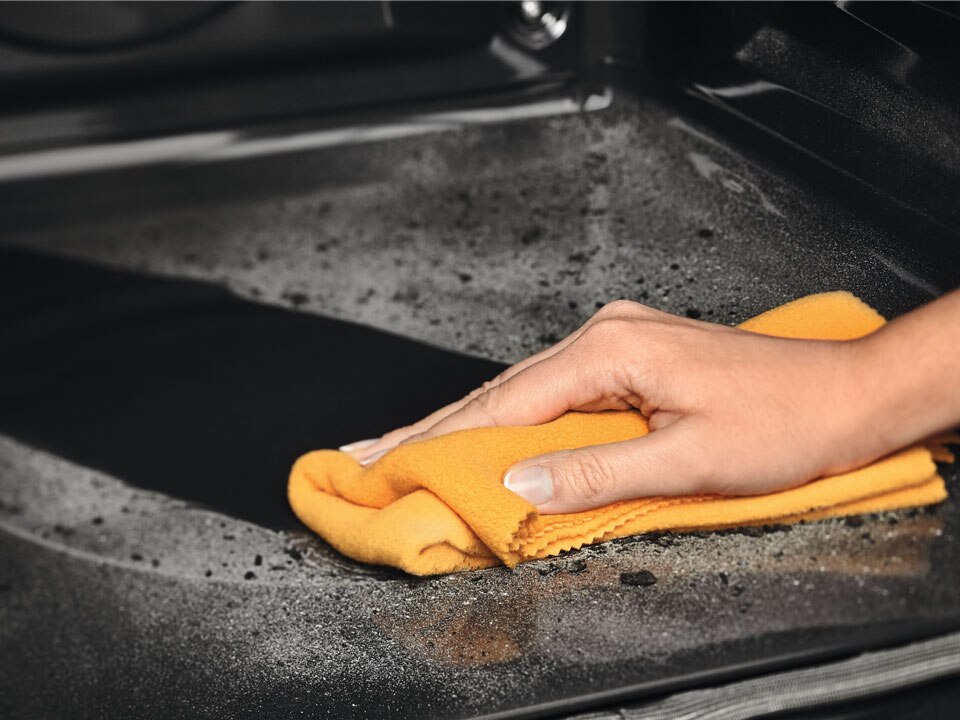 Self Clean with Pyrolytic Cleaning