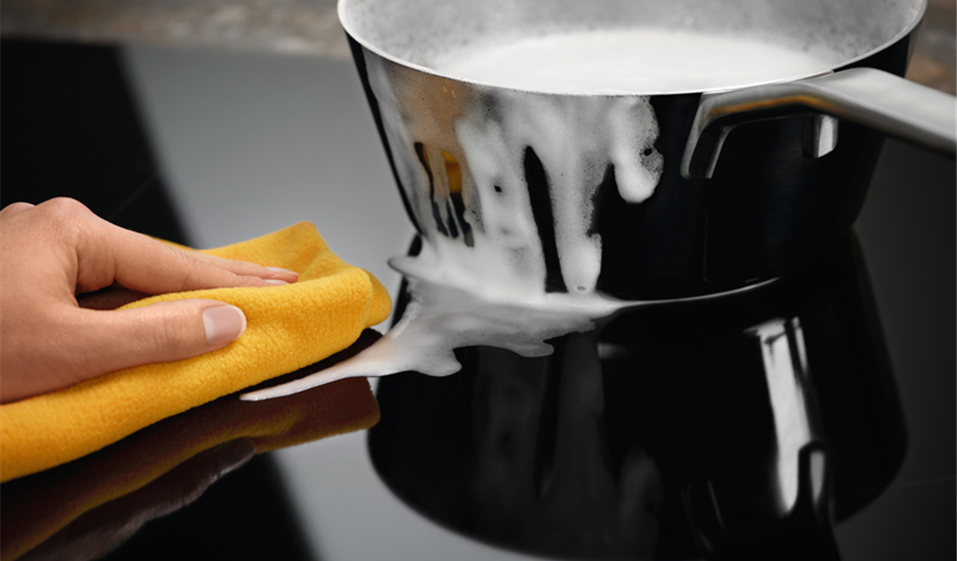 EASY TO CLEAN SURFACE